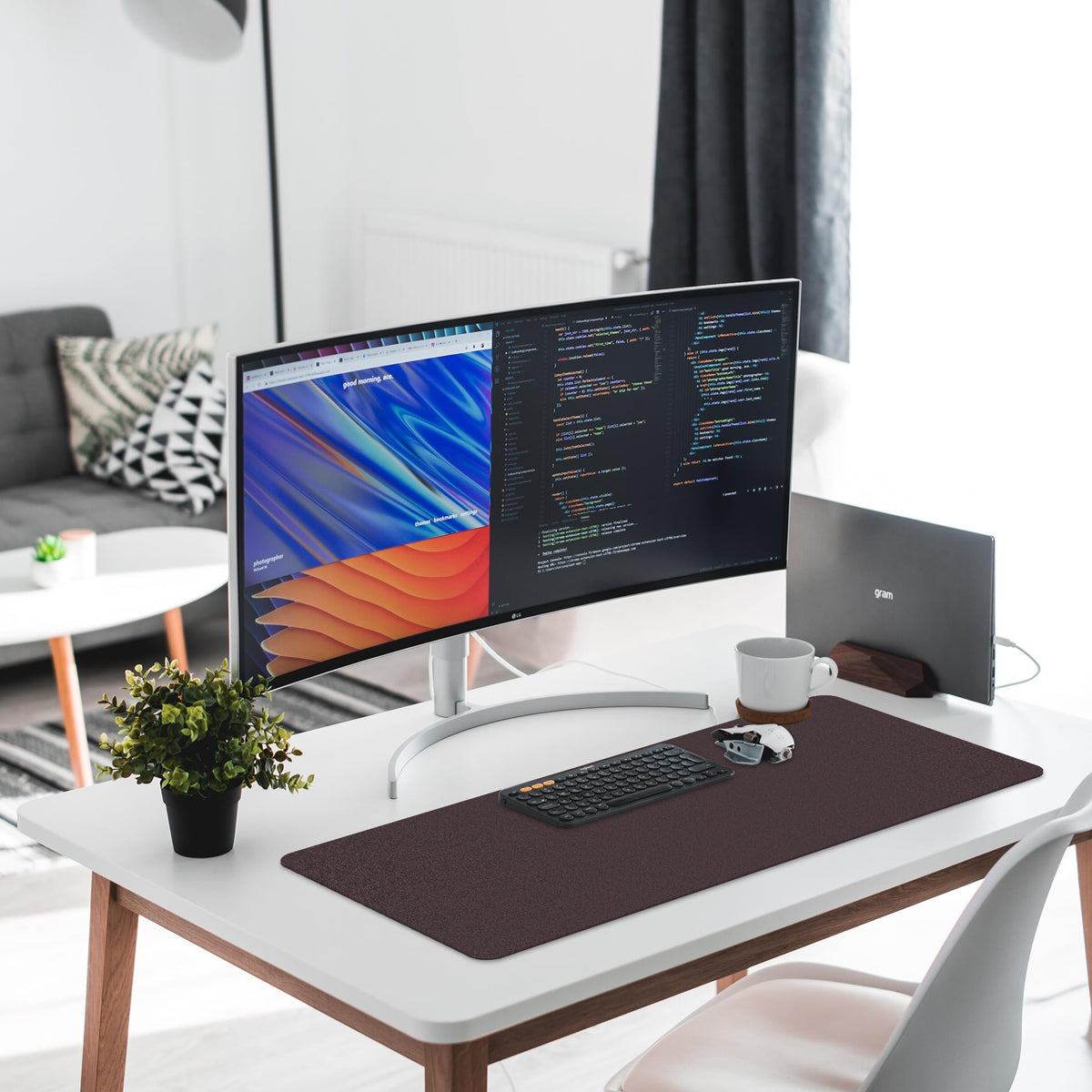 Leather Desk Pad Protector,Non-Slip Desk Pad,on-Slip PU Leather Large Mouse Pad,Easy Clean Desk Protecor Mat,Writing Pad for Office Work/Home/Decor